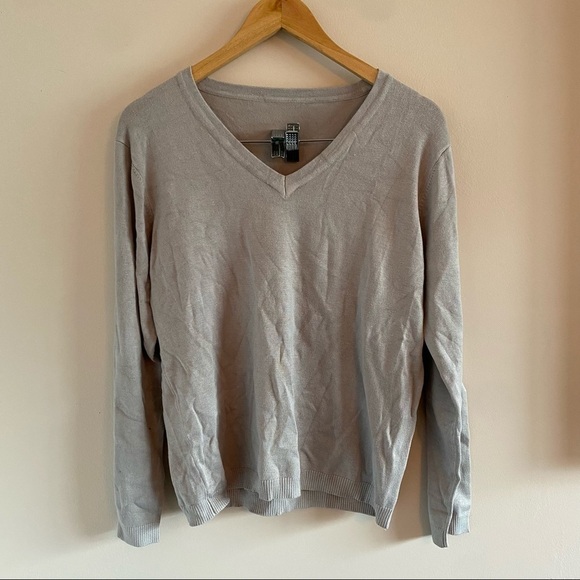 NWT Gray Sweater - Picture 1 of 4